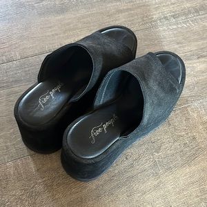 Free People Platform Slide
